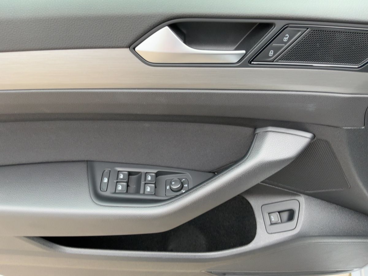 Volkswagen Passat Variant - Bild 15