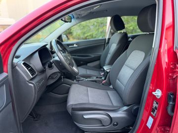 Hyundai TUCSON - 11