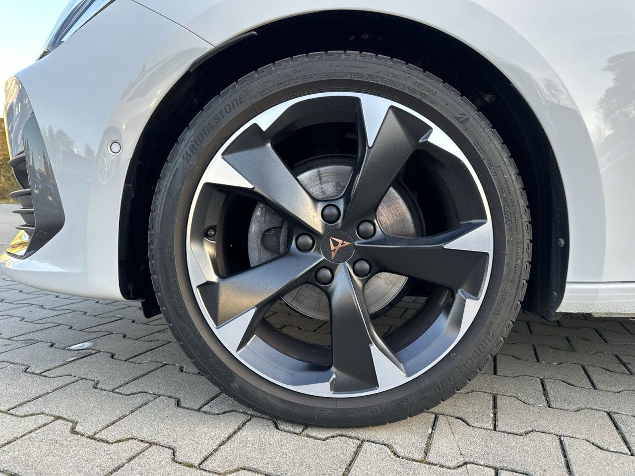 Fahrzeugabbildung CUPRA Leon 1.5 TSI 150 PS 6-Gang