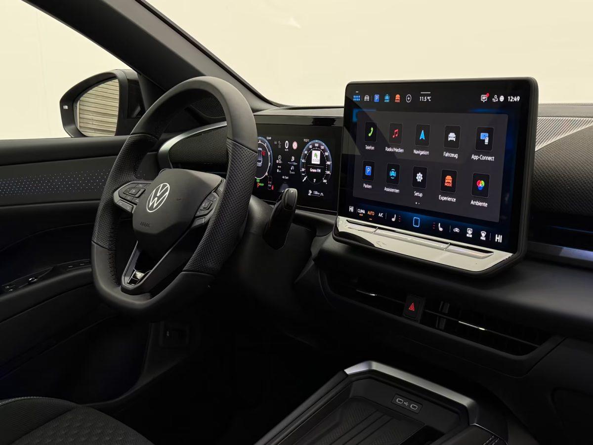 Volkswagen T-Roc 1.5 eTSI DSG R-Line +BLACK-STYLE+CAM+ACC+, миниатюра 29