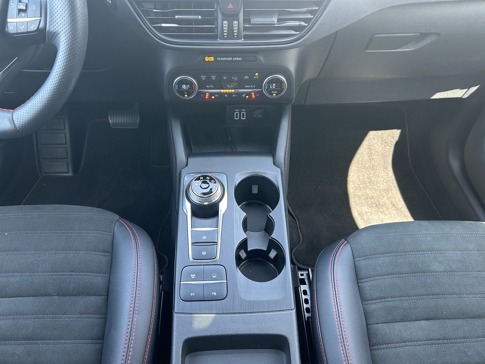 Fahrzeugabbildung Ford Kuga 2.5 PHEV ST-Line X Aut./LED/KAMERA/SHZ/DAB