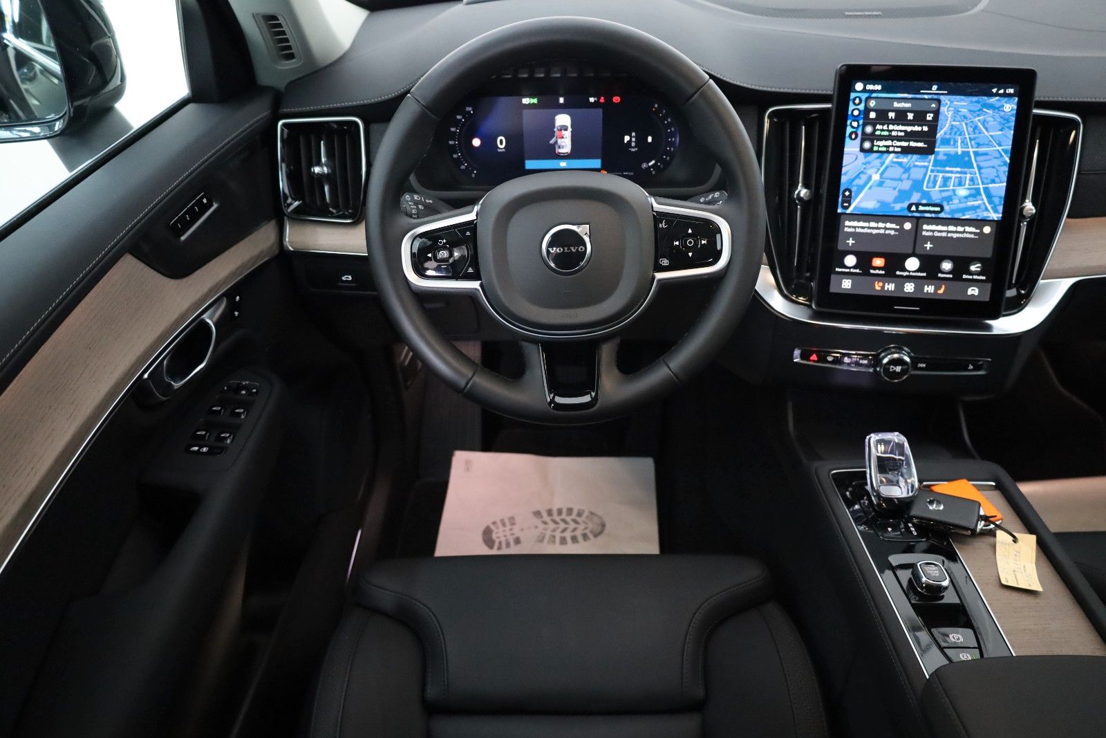 Fahrzeugabbildung Volvo XC90 Plus Bright AWD,7Sitze,360°,HUD,H&K,ACC,AHK