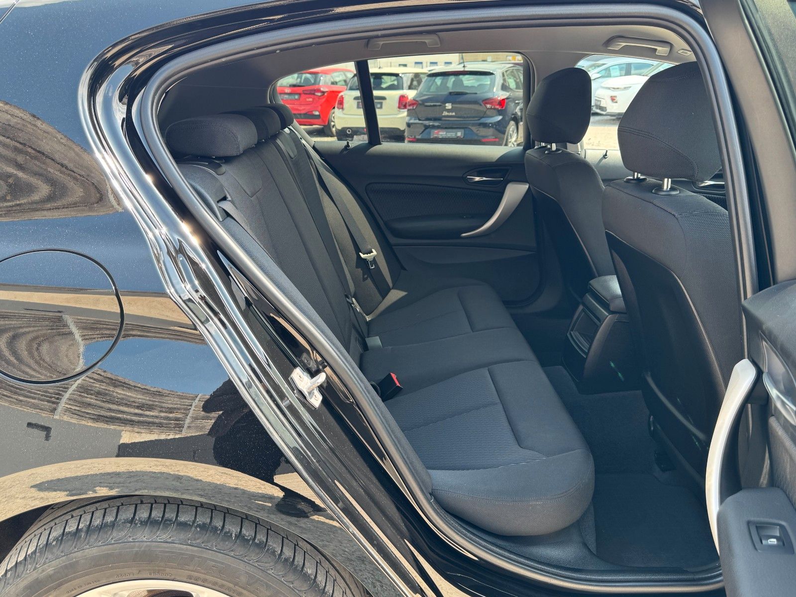 Fahrzeugabbildung BMW 116i F20 Advantage Navi LED PDC SHZ