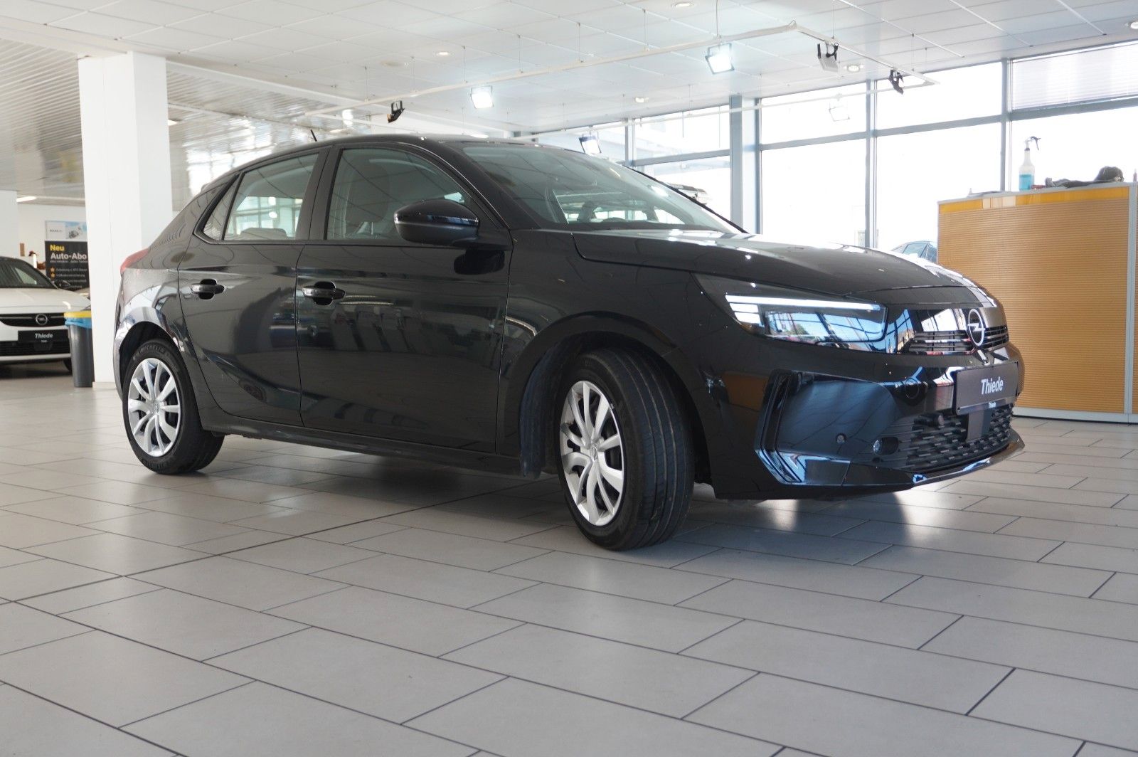 Fahrzeugabbildung Opel Corsa F 1.2 FACELIFT NAVI/LED/KAMERA/VIRTU./DAB+
