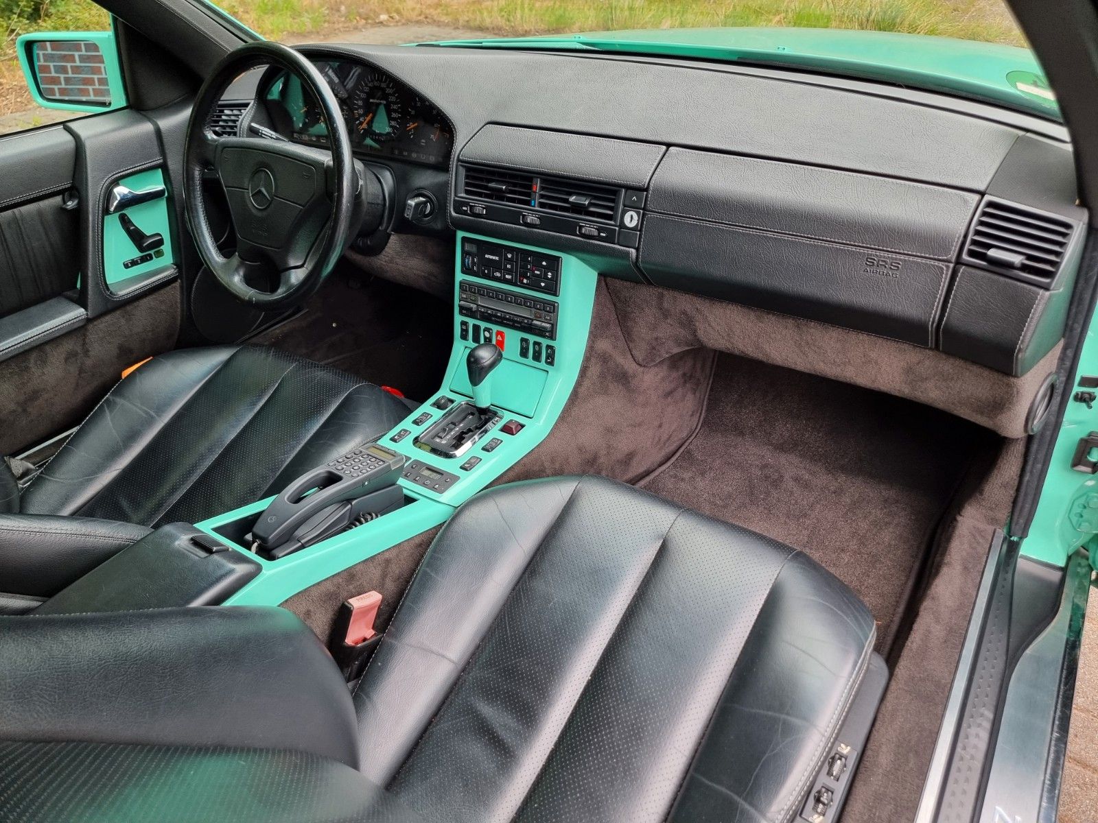 Fahrzeugabbildung Mercedes-Benz SL 600 AMG Unikat in Porsche Mint/Full Designo