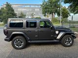 Jeep Wrangler Unlimited Sahara Sky Pano - Jeep Wrangler Sahara mit Benzin-Antrieb