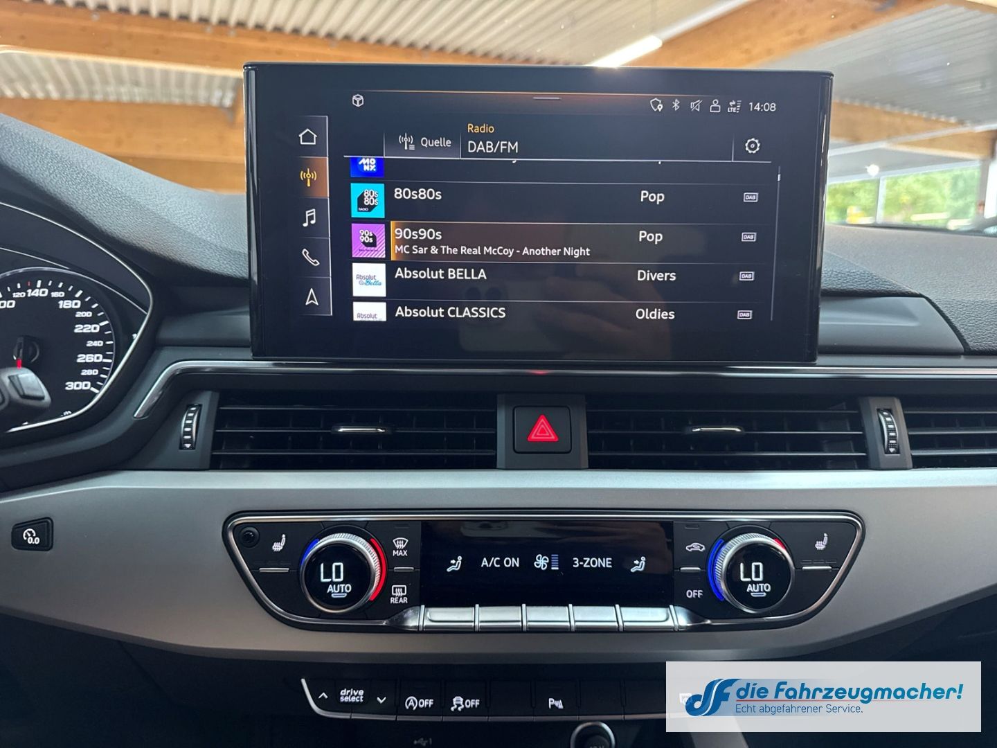 Fahrzeugabbildung Audi A4 Avant 40 TFSI advanced HUD Navi Soundsystem L