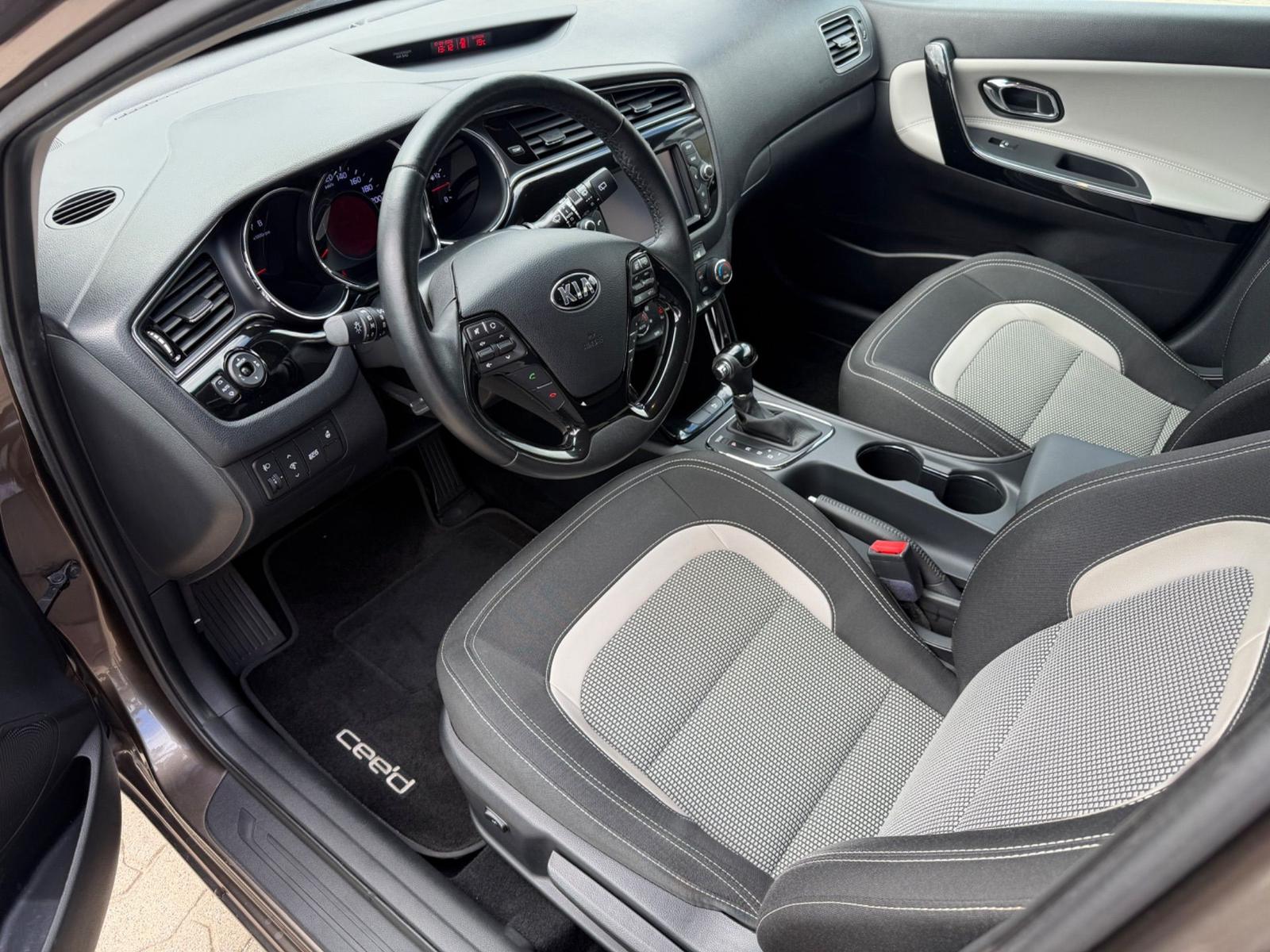 Kia cee'd Sportswagon Cee'd 1.6 Automatik AHK Kamera