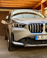 BMW iX1 xDrive30 - Premium Paket, DA+, AHK, WR inkl. - BMW iX1 von privat