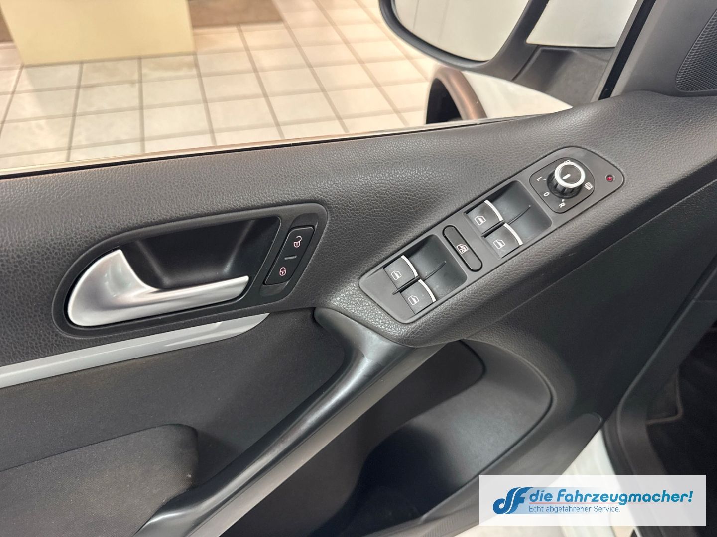 Fahrzeugabbildung Volkswagen Tiguan Lounge Sport & Style 4x4 AHK sch.