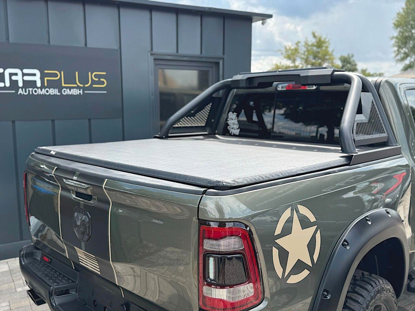 Fahrzeugabbildung Dodge RAM 5.7 V8 HEMI US ARMY STYLE Offroad 4x4 LED