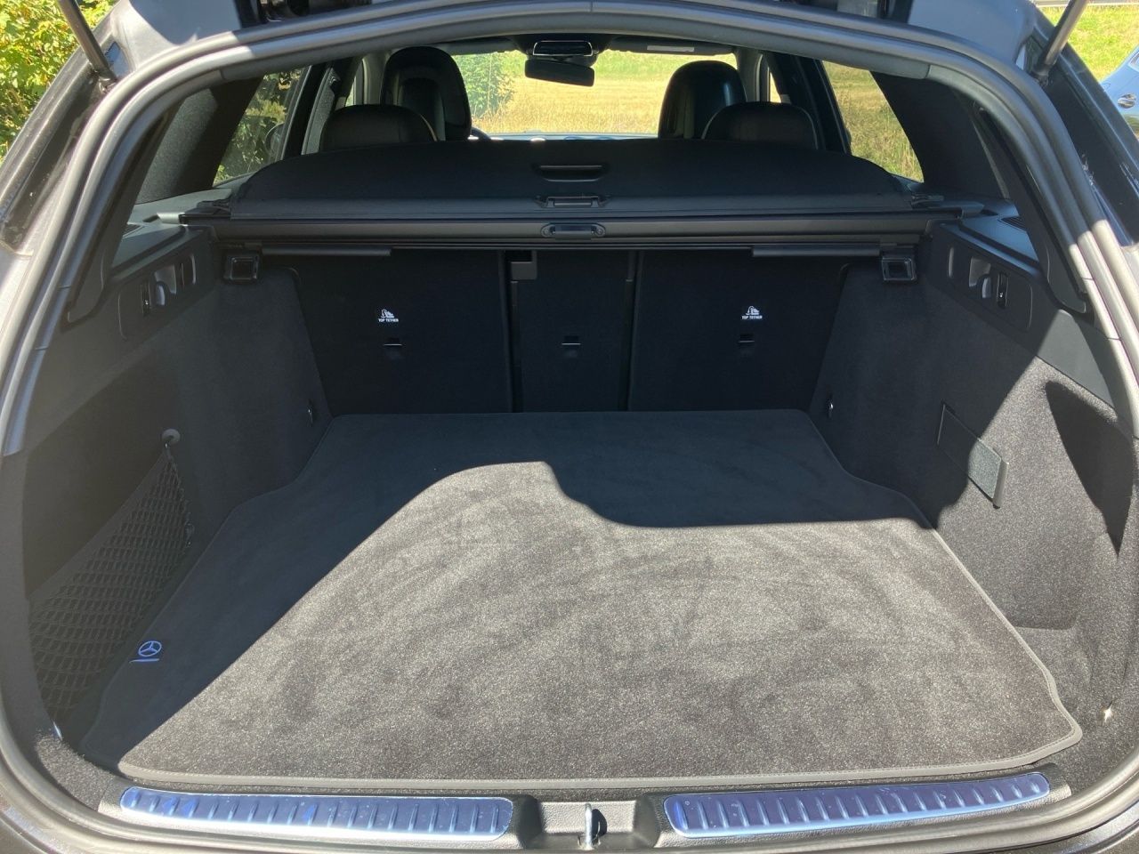 Fahrzeugabbildung Mercedes-Benz C 180 T AMG+EDITION+NIGHT+STANDHEIZ+LENKRADH+360
