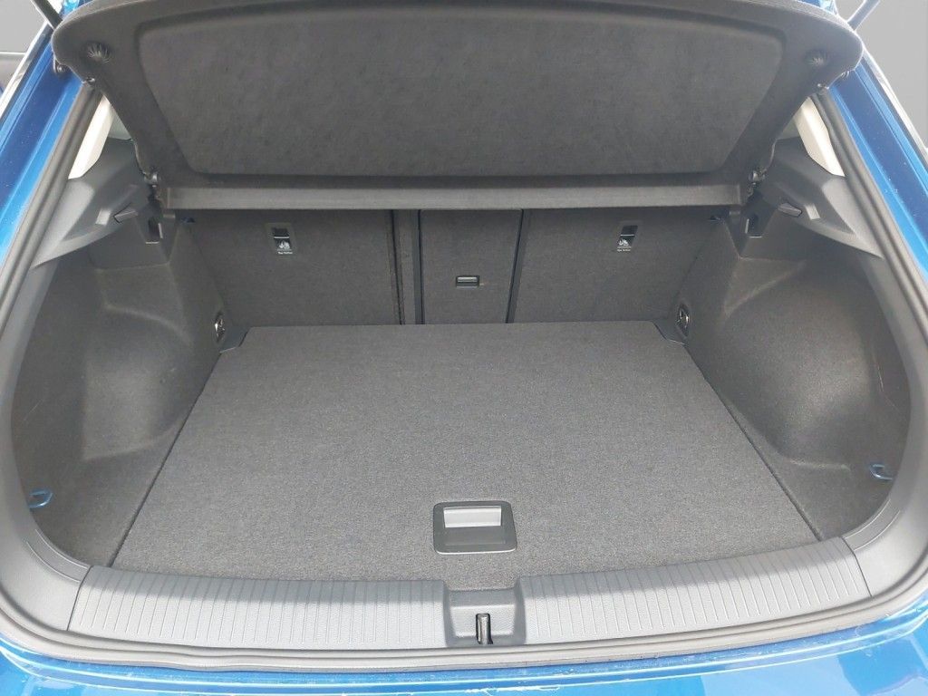 Fahrzeugabbildung Volkswagen T-Roc 1.5 TSI DSG Life AHZV Anschlußgarantie