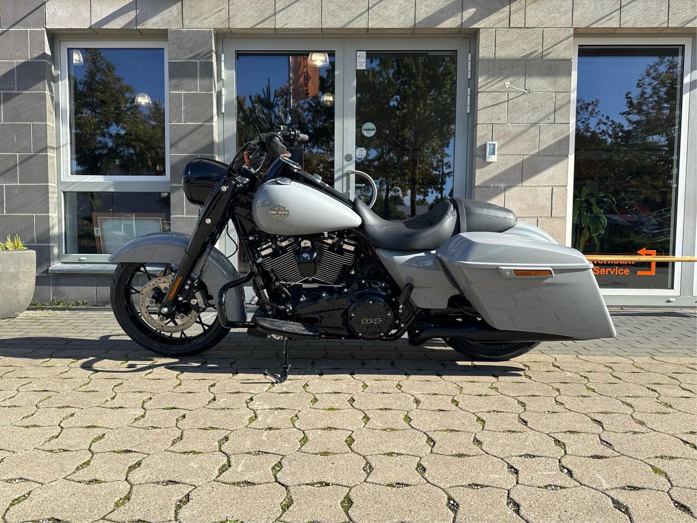 Harley-Davidson FLHRXS Road King Special 