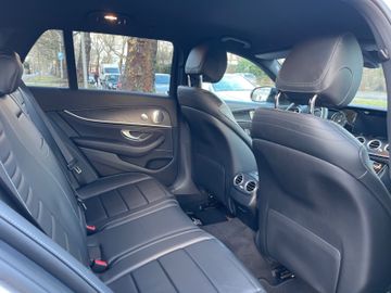 Fahrzeugabbildung Mercedes-Benz E 350d 4Matic AMG*Burmester*Airmatic*Distronic*