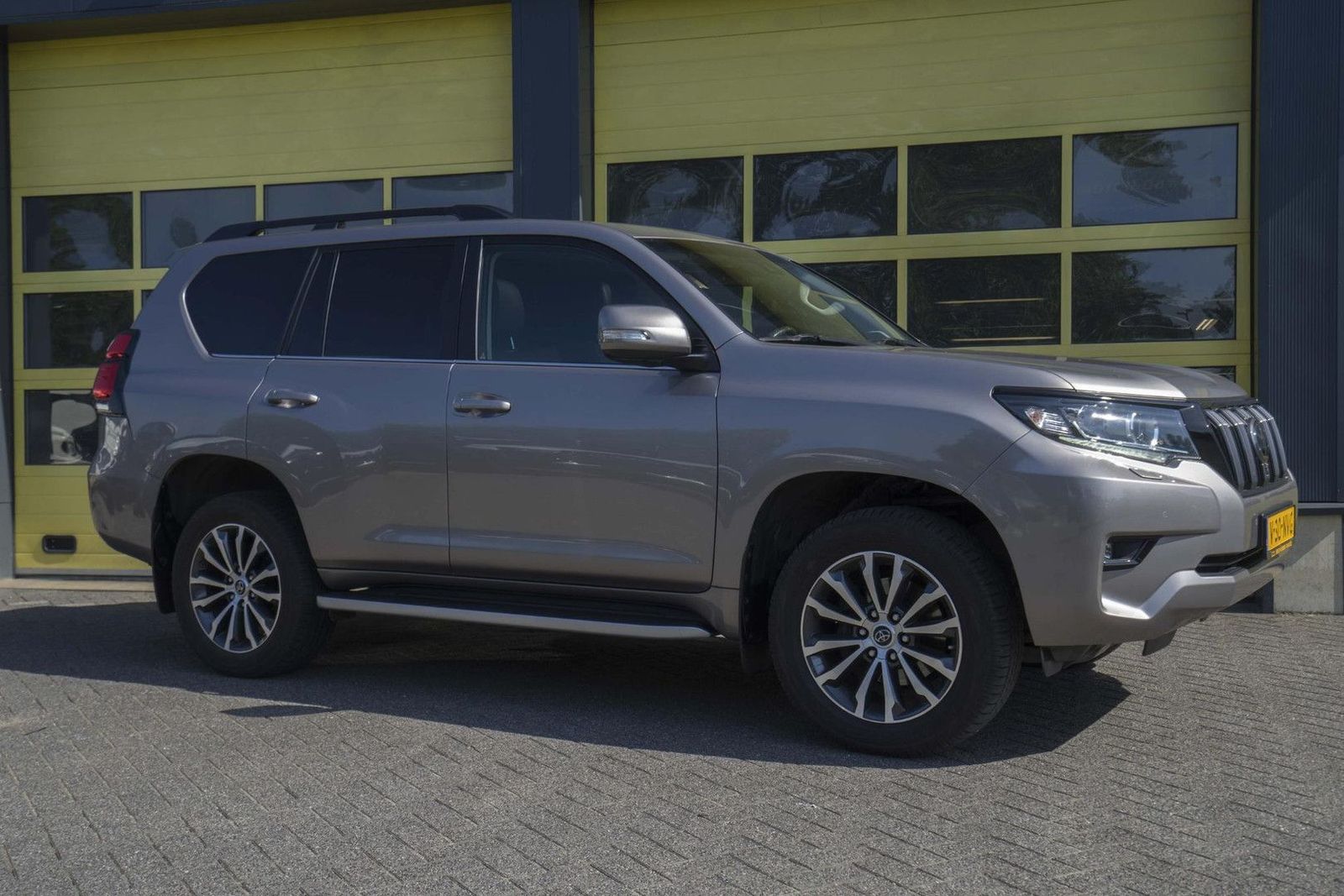 Toyota Land Cruiser 2.8 D-4D-F Executive imagem 3