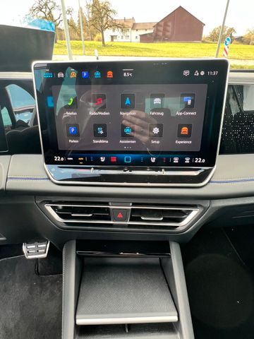 Tiguan 2.0 TDI 4Motion R-Line LEDER STHZ AHK