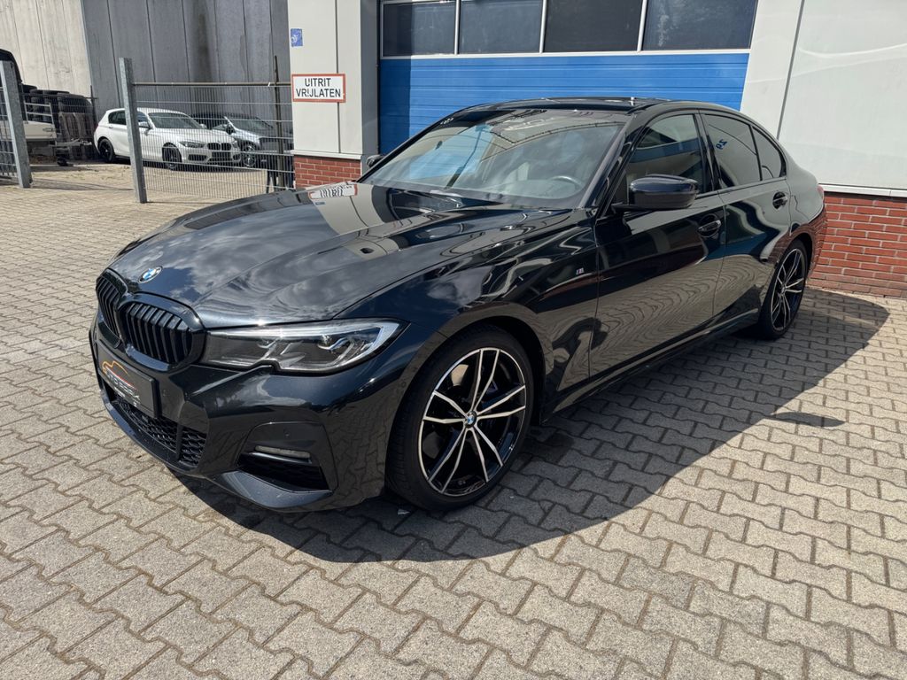 Image of BMW 320