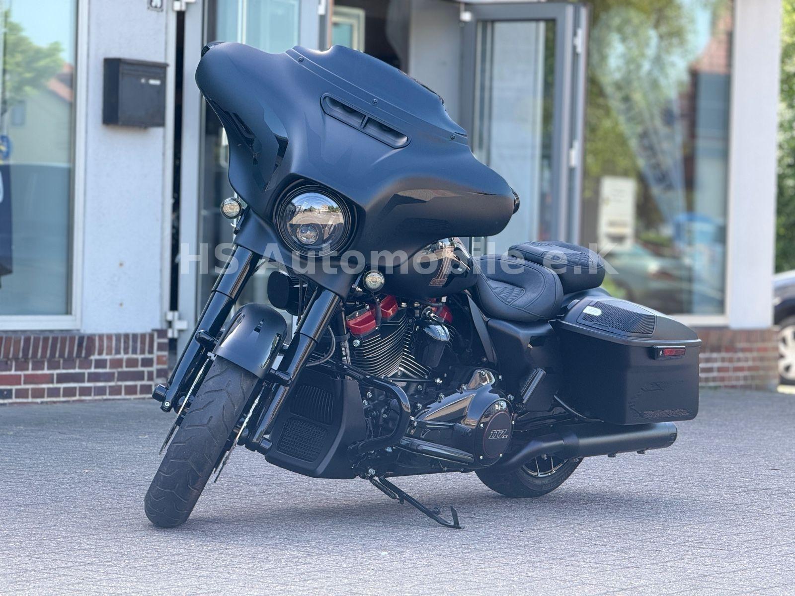 Harley-Davidson FLHXSE CVO Street Glide Special Screamin Eagle