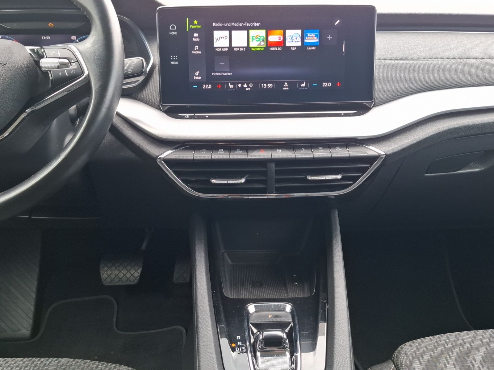 Fahrzeugabbildung SKODA Octavia Combi TDI First-Edition DSG Matrix AHK N
