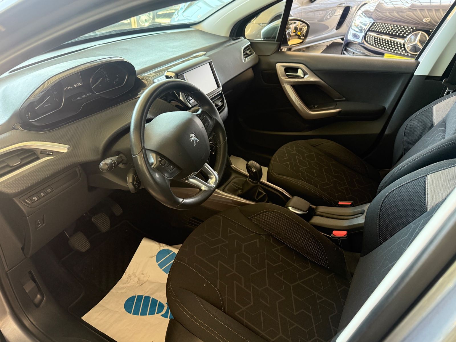 Fahrzeugabbildung Peugeot 2008 Active