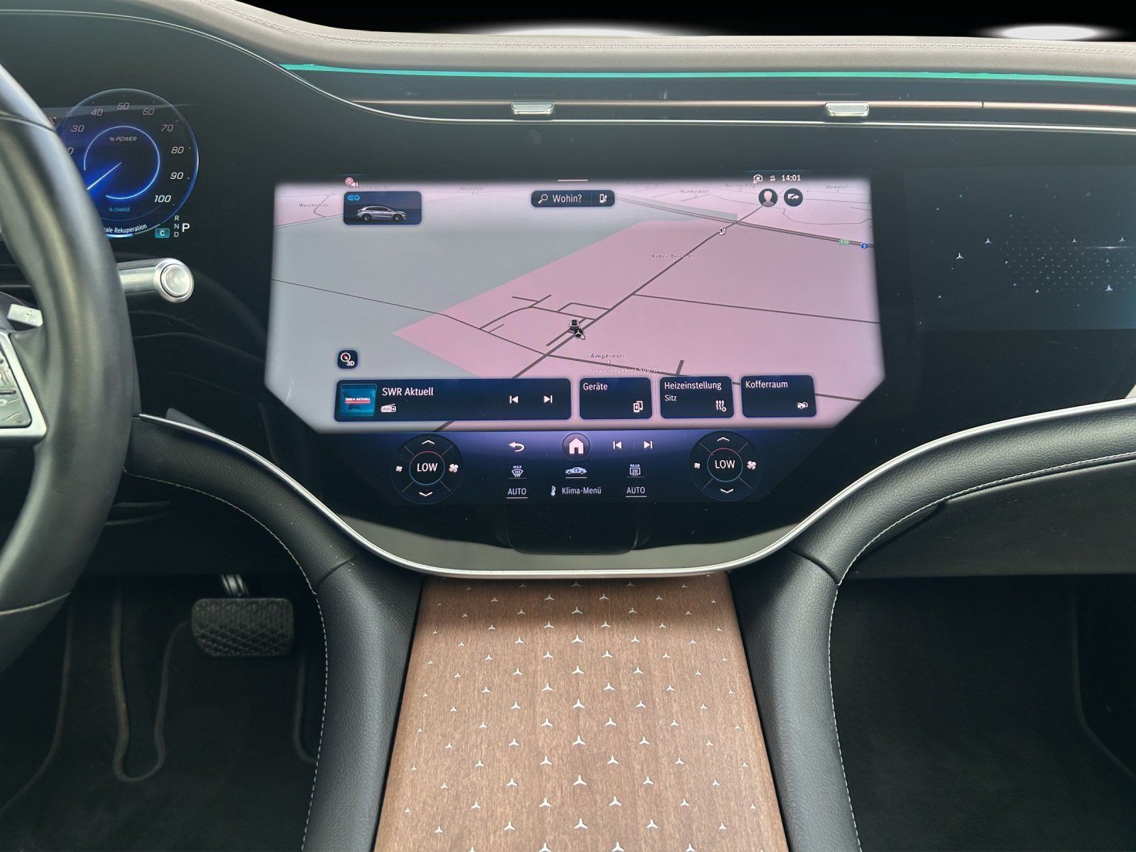 Fahrzeugabbildung Mercedes-Benz EQS 450+ SUV Premium HYPER Massage DISTRO 7-Sitz