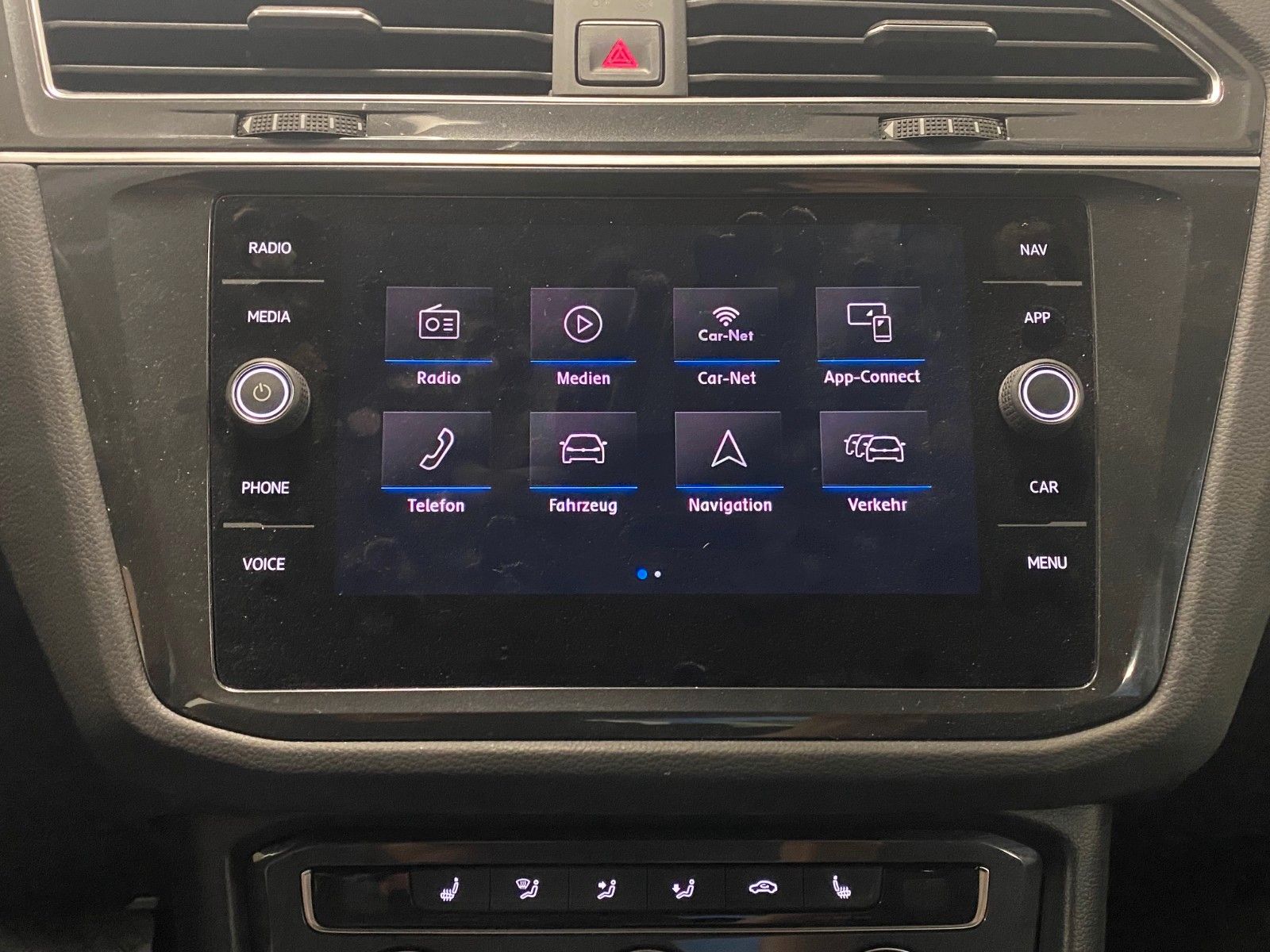 Fahrzeugabbildung Volkswagen Tiguan 1.4 TSI ACT DSG Trendline+NAVI+LED+TEMPOM