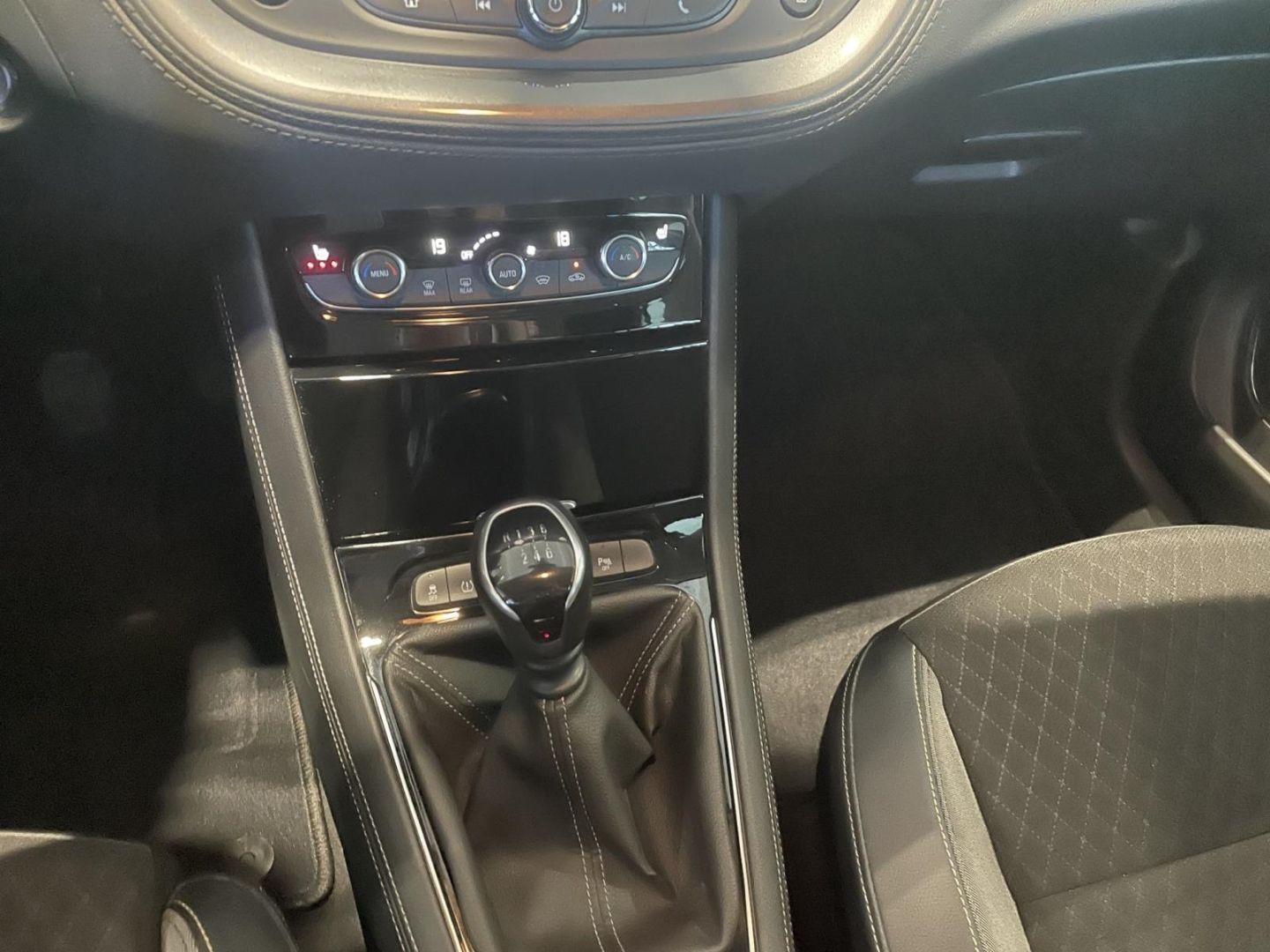 Fahrzeugabbildung Opel Grandland X INNOVATION AHK El. Heckklappe Kamera