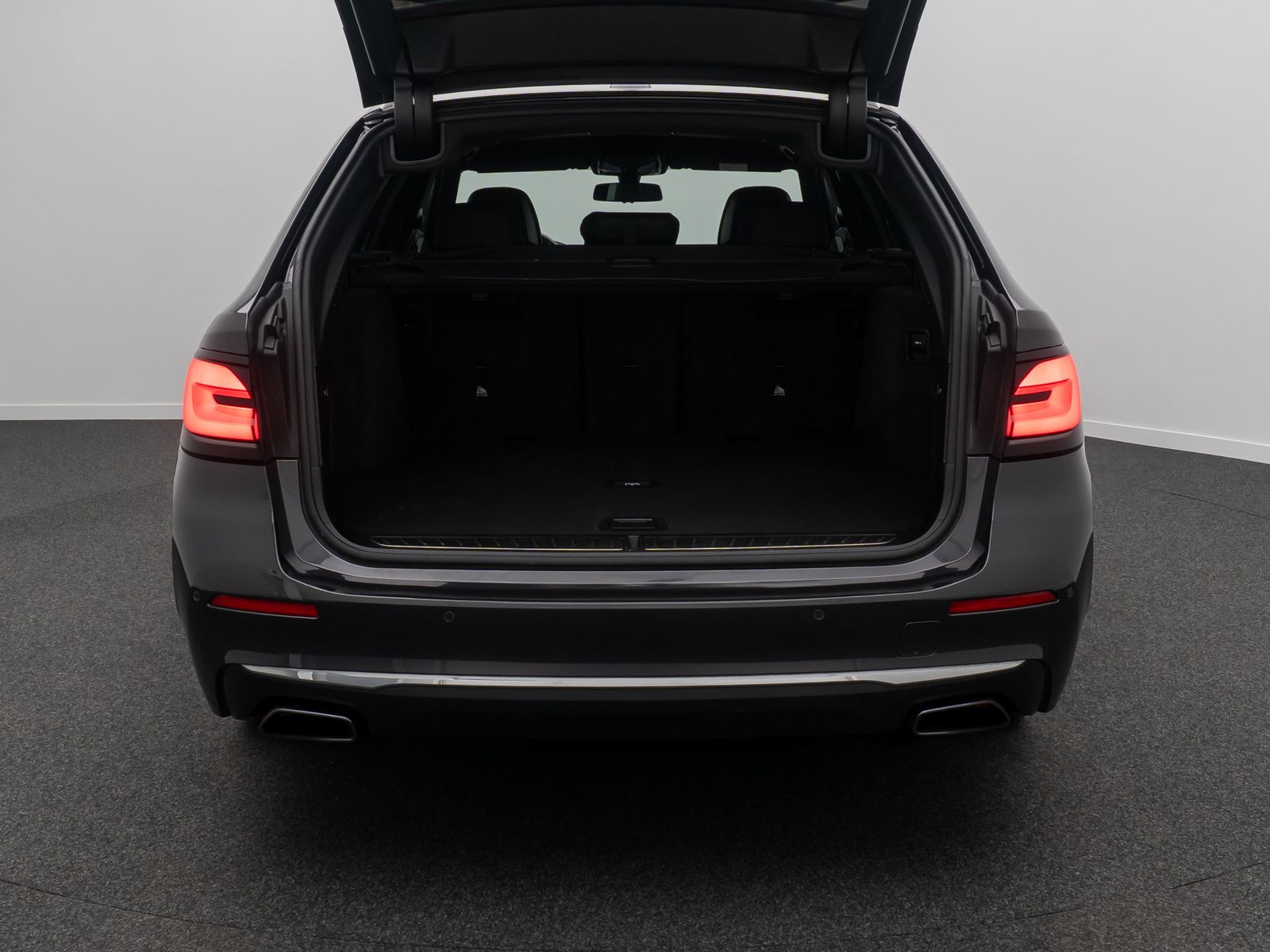 Fahrzeugabbildung BMW 520d xD Luxury Line DAB H/K Laser Kamera 19Zoll