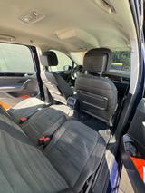 Volkswagen Touran 2.0 140kW DSG Abstand+Spurhalteassisten - Volkswagen Touran: 140