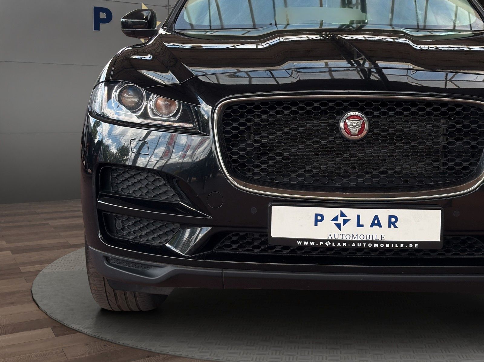 Fahrzeugabbildung Jaguar F-Pace*Allrad*Bi-Xen*Kamera*Ambiente*Tempo*Navi*