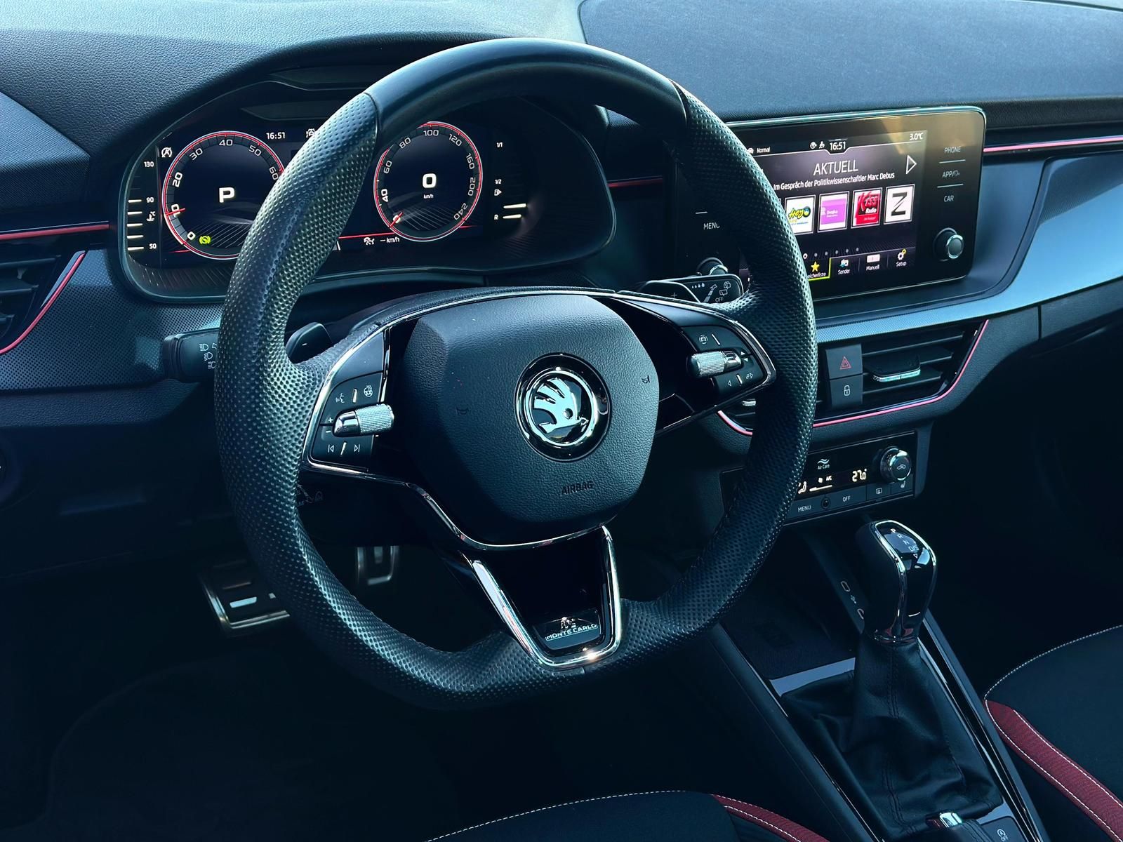 SKODA Kamiq 1.0TSI MONTE CARLO LED#ACC#SPUR#PANO#SHZ - Image 24