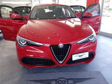 Alfa-Romeo Stelvio - 1