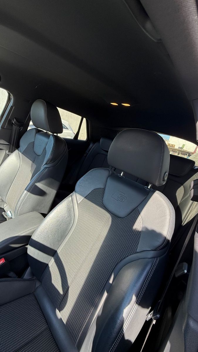 Fahrzeugabbildung Audi Q2 35 TFSI sport S-Line Sportpaket Plus