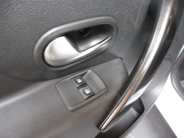 Dacia Sandero II Laureate, 8-fach bereift