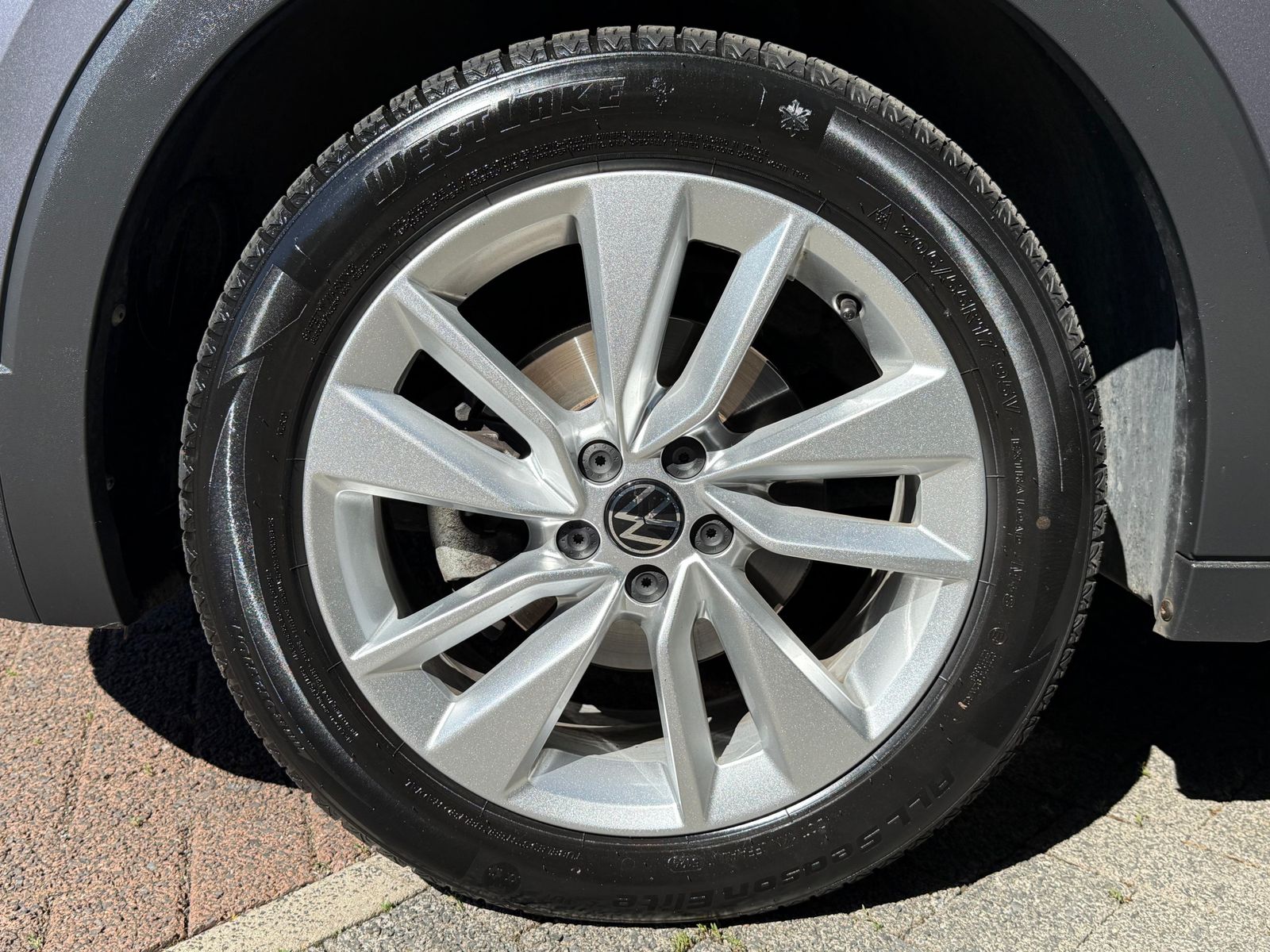 Fahrzeugabbildung Volkswagen T-Cross 1.0 TSI DSG Life LED+KAM+ACC+CARPL+SHZ+
