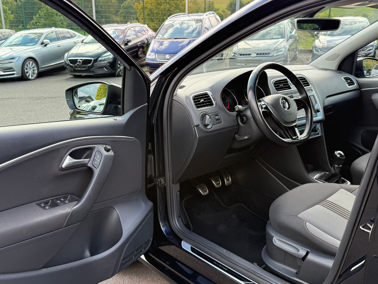 Fahrzeugabbildung Volkswagen Polo V Allstar 1.4 TDI Start-Stopp GRA Navi SHZ
