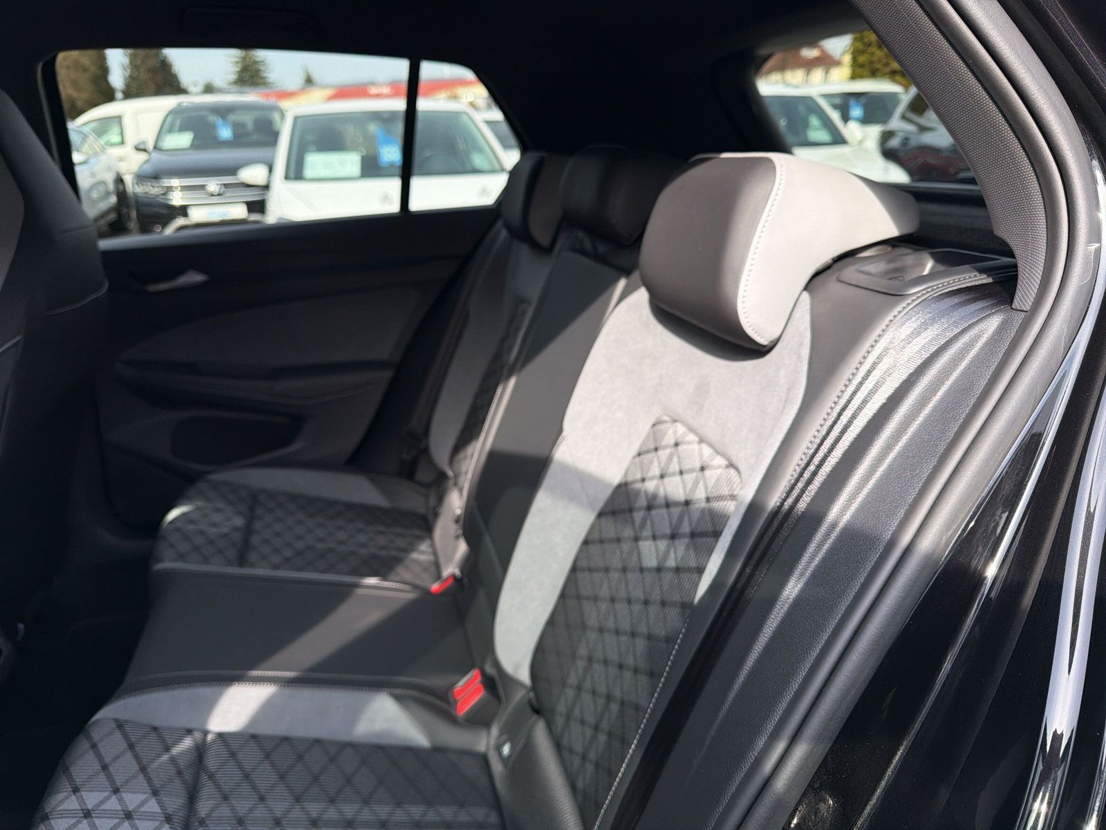 Golf R-Line TSi DSG Navi AZV Kamera ACC LED R-Li