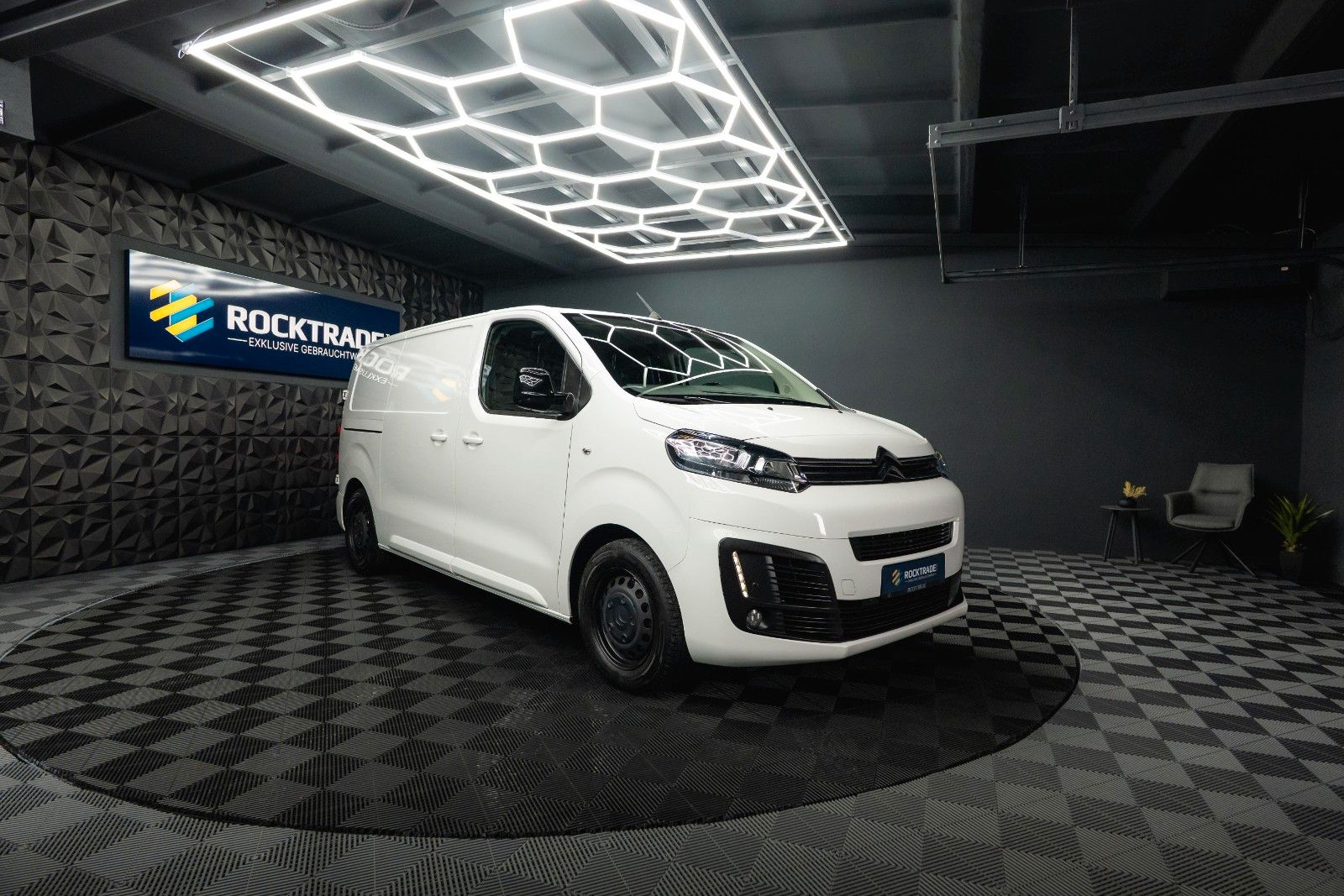 Fahrzeugabbildung Citroën Jumpy Kasten Club M Automatik *Regalsystem*360°*