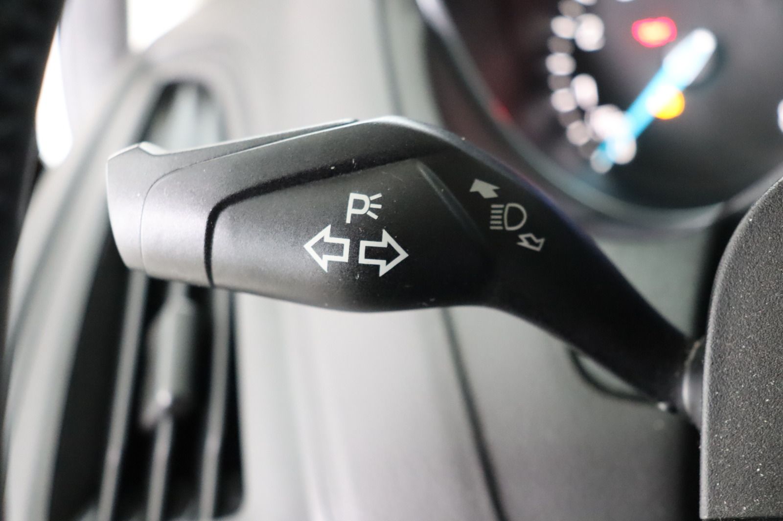 Fahrzeugabbildung Ford Focus 1.0 Ecoboost * SHZ * Tempomat