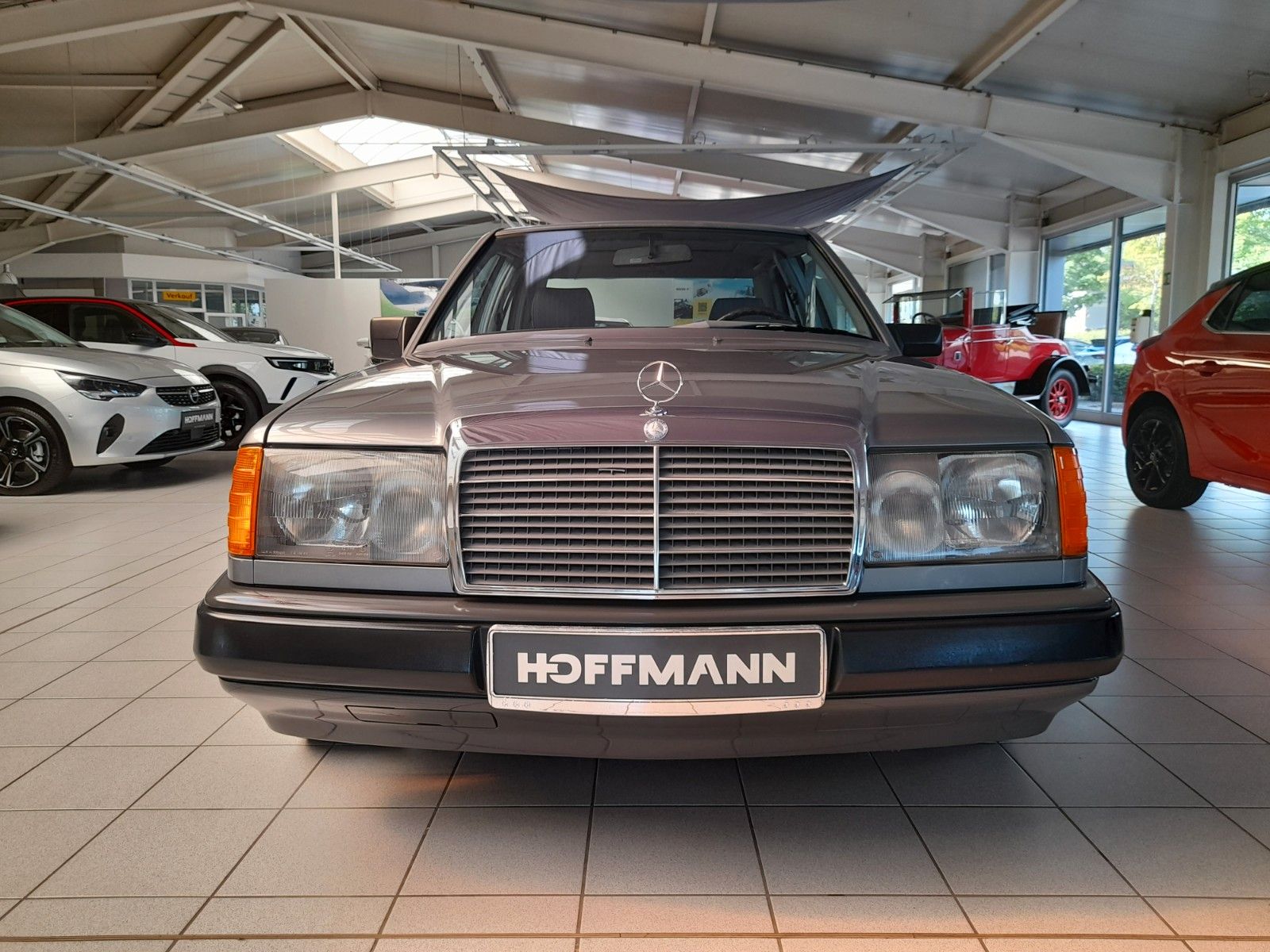 Fahrzeugabbildung Mercedes-Benz E 260 im Originalzustand u. H Kennzeichen