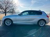 BMW 118i Lim.*M Sport*8x*Navi*SHZ*Temp*LED*Alcantara - silberne BMW 118