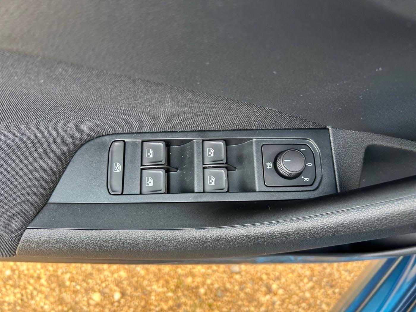 Skoda Kamiq 1.0 TSI Essence LM Facelift LED PDC SHZ, миниатюра 13