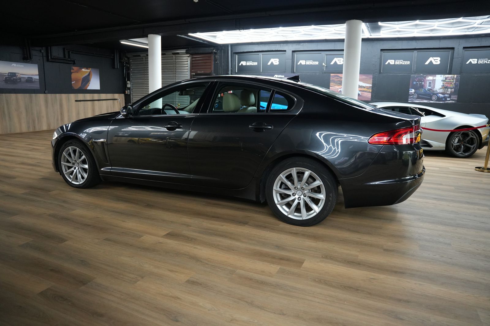 Fahrzeugabbildung Jaguar XF 2.2 Diesel *Automatik*Kamera*Leder*Navi