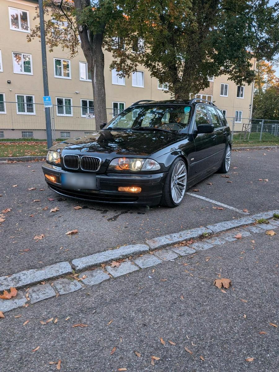 BMW 330
