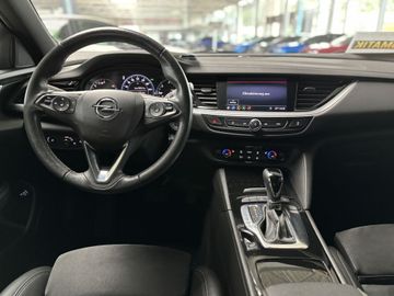 Fotografie des Opel Insignia Sports Tourer 2.0 Diesel AT Elegance AH
