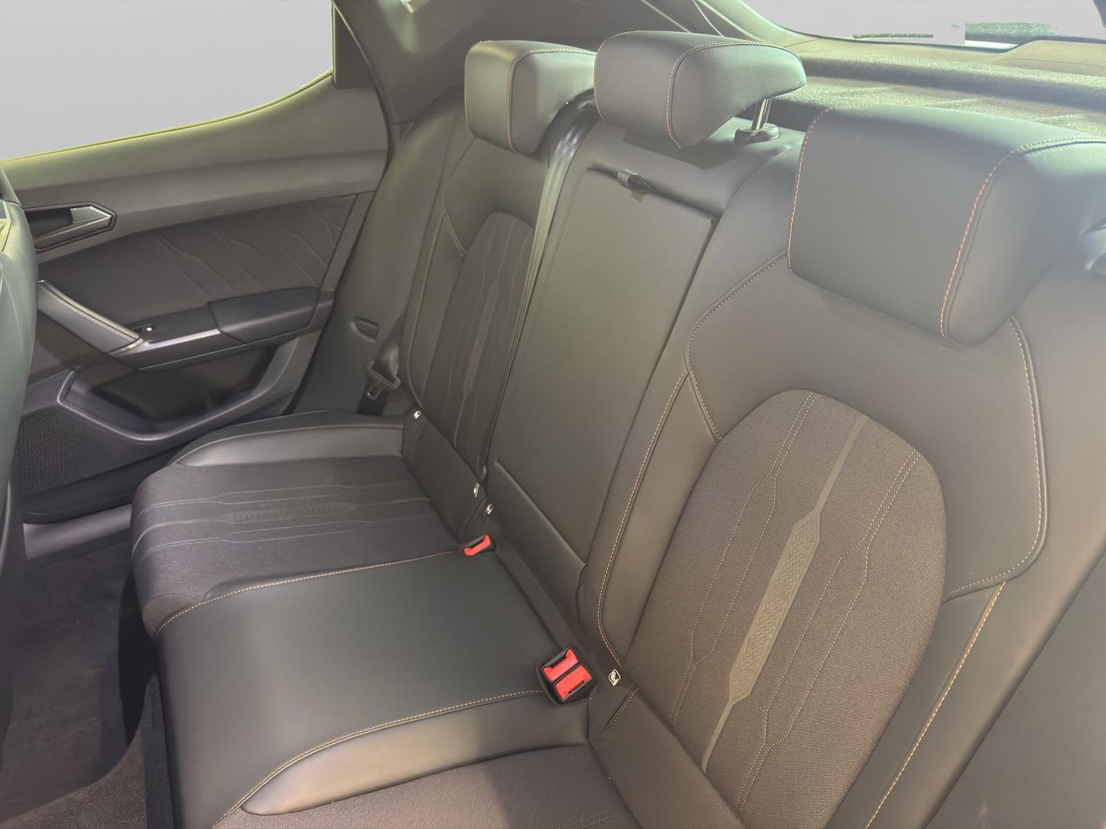 Cupra Leon 1.4 e-Hybrid DSG VZ LED NAVI 19-ALU KEYLESS