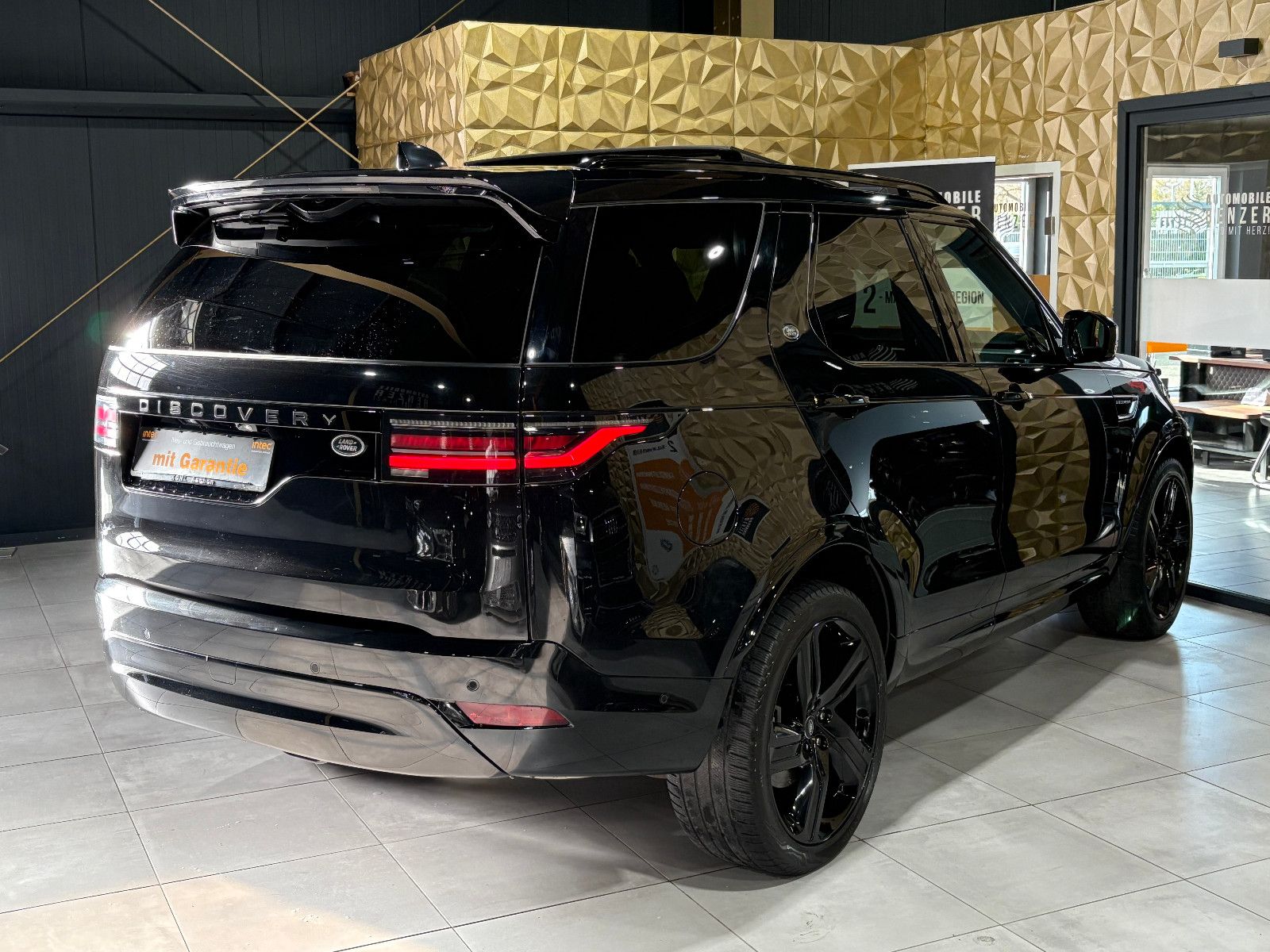 Fahrzeugabbildung Land Rover Discovery 5 R-Dynamic HSE D250 c AWD/PANO/MEMORY