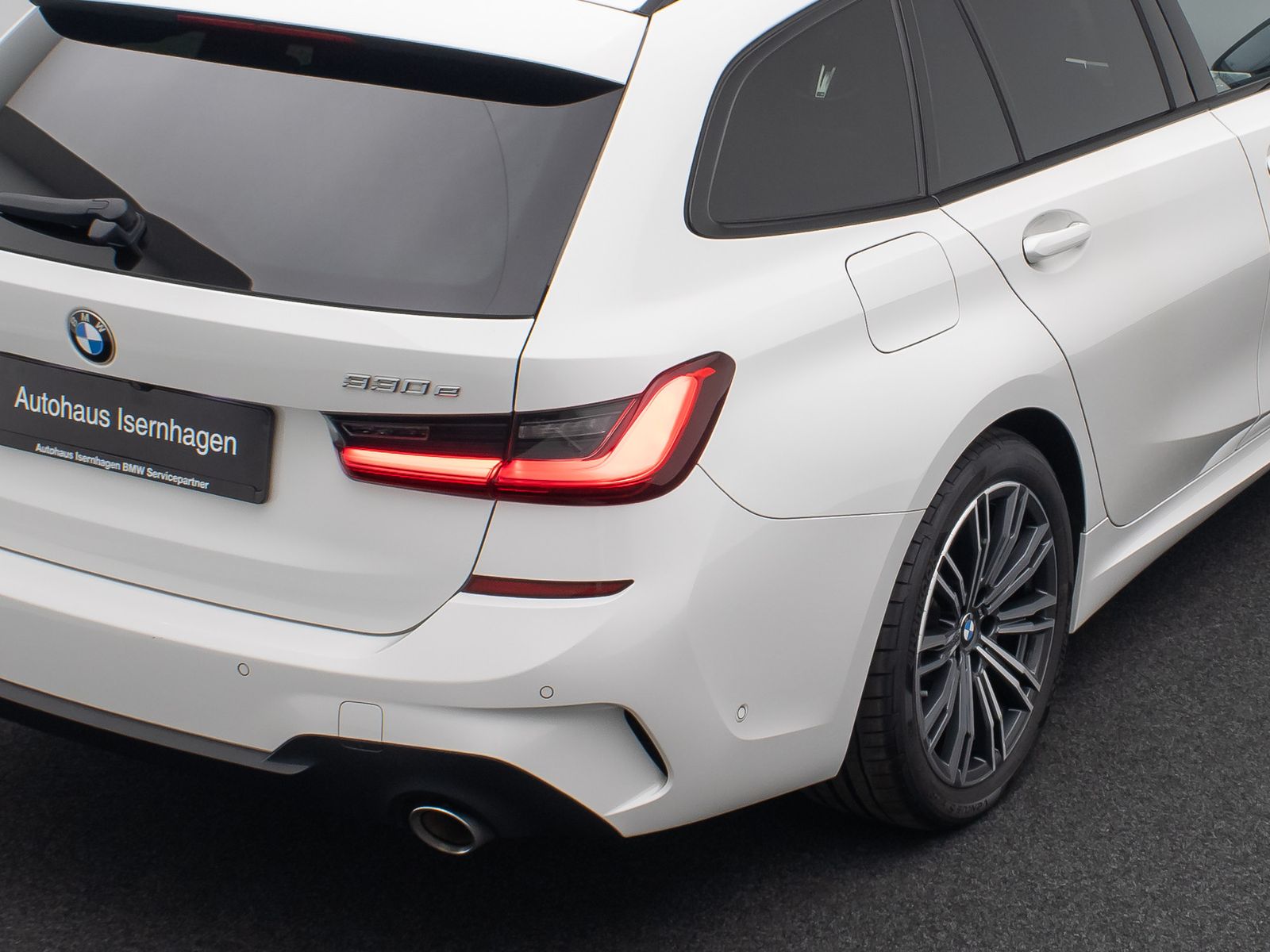 Fahrzeugabbildung BMW 330e xD M Sport DAB Laser AHK HUD Kamera Alarm