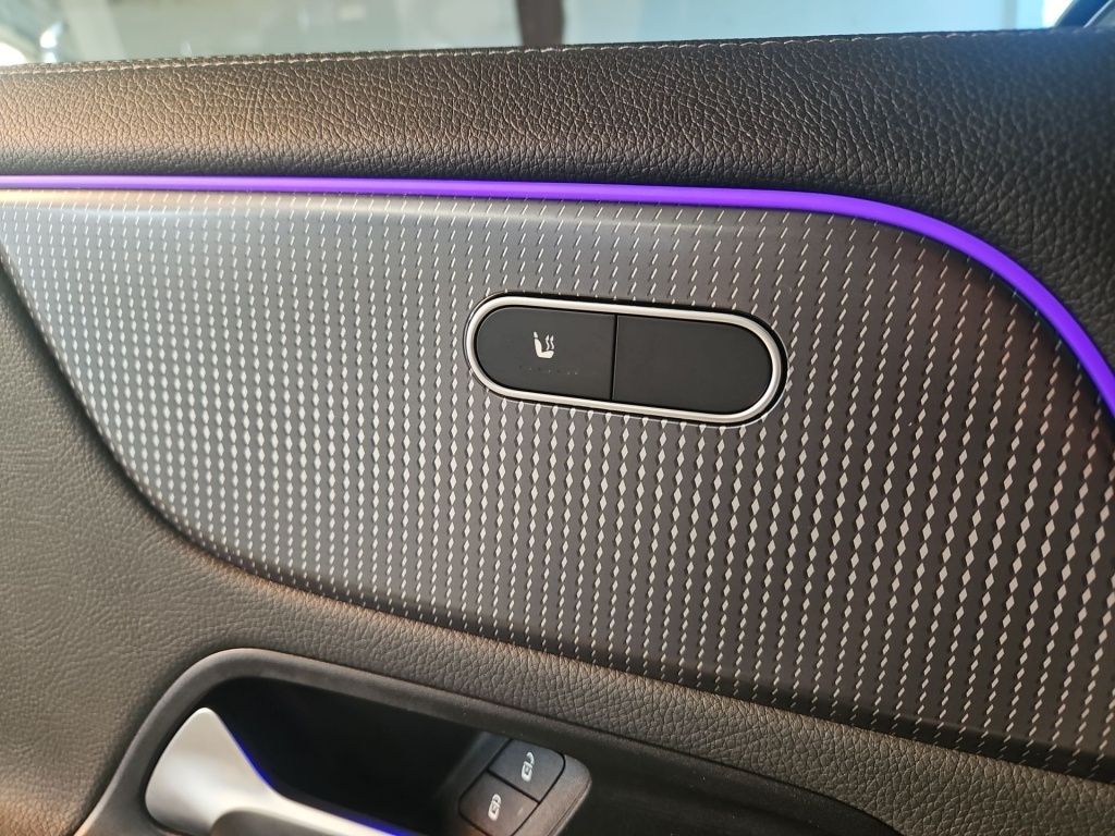 Fahrzeugabbildung Mercedes-Benz EQA 250+ ELECTRIC Navi LED Tempomat SHZ SpurH